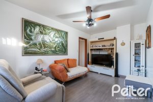 Casa à venda com 254m², 3 dormitórios, 4 vagas, no bairro Tristeza em Porto Alegre