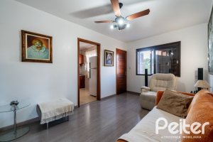 Casa à venda com 254m², 3 dormitórios, 4 vagas, no bairro Tristeza em Porto Alegre