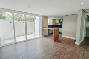 Casa em Condomínio à venda com 271m², 3 dormitórios, 1 suíte, 2 vagas, no bairro Vila Assunção em Porto Alegre