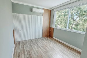 Casa em Condomínio à venda com 271m², 3 dormitórios, 1 suíte, 2 vagas, no bairro Vila Assunção em Porto Alegre