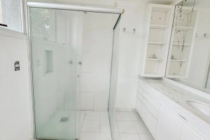 Casa em Condomínio à venda com 271m², 3 dormitórios, 1 suíte, 2 vagas, no bairro Vila Assunção em Porto Alegre