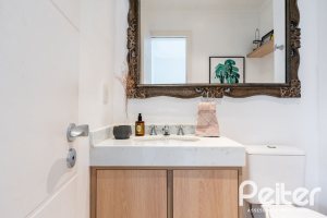 Casa em Condomínio à venda com 271m², 3 dormitórios, 1 suíte, 2 vagas, no bairro Vila Assunção em Porto Alegre