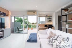 Casa em Condomínio à venda com 271m², 3 dormitórios, 1 suíte, 2 vagas, no bairro Vila Assunção em Porto Alegre