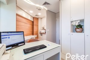 Comercial à venda com 42m², no bairro Cristal em Porto Alegre