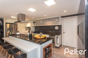 Casa em Condomínio à venda com 478m², 4 dormitórios, 4 suítes, 4 vagas, no bairro Terra Ville em PORTO ALEGRE