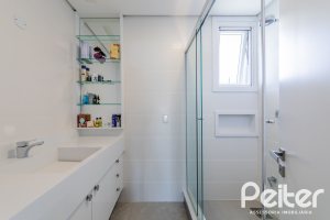 Casa em Condomínio à venda com 363m², 3 dormitórios, 3 suítes, 4 vagas, no bairro Terra Ville em PORTO ALEGRE