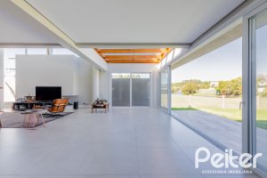 Casa em Condomínio à venda com 363m², 3 dormitórios, 3 suítes, 4 vagas, no bairro Terra Ville em PORTO ALEGRE