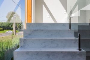 Casa em Condomínio à venda com 363m², 3 dormitórios, 3 suítes, 4 vagas, no bairro Terra Ville em PORTO ALEGRE