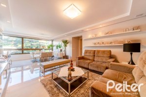 Apartamento à venda com 143m², 3 dormitórios, 1 suíte, 4 vagas, no bairro Tristeza em PORTO ALEGRE