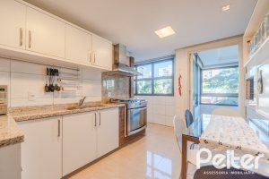 Apartamento à venda com 143m², 3 dormitórios, 1 suíte, 4 vagas, no bairro Tristeza em PORTO ALEGRE