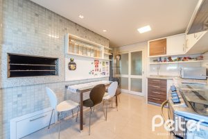 Apartamento à venda com 143m², 3 dormitórios, 1 suíte, 4 vagas, no bairro Tristeza em PORTO ALEGRE