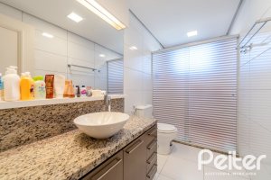 Apartamento à venda com 143m², 3 dormitórios, 1 suíte, 4 vagas, no bairro Tristeza em PORTO ALEGRE