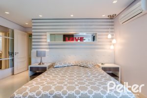 Apartamento à venda com 143m², 3 dormitórios, 1 suíte, 4 vagas, no bairro Tristeza em PORTO ALEGRE