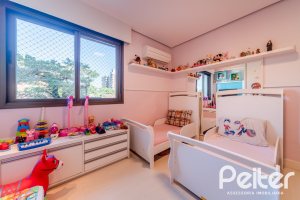 Apartamento à venda com 143m², 3 dormitórios, 1 suíte, 4 vagas, no bairro Tristeza em PORTO ALEGRE