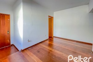 Casa à venda com 89m², 2 dormitórios, 1 vaga, no bairro Ipanema em Porto Alegre