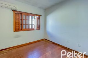 Casa à venda com 89m², 2 dormitórios, 1 vaga, no bairro Ipanema em Porto Alegre