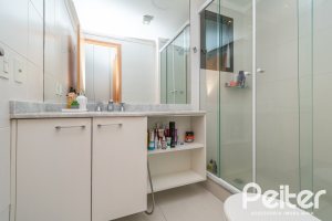 Apartamento à venda com 90m², 3 dormitórios, 1 suíte, 2 vagas, no bairro Tristeza em Porto Alegre