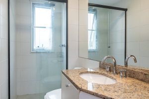 Apartamento à venda com 74m², 3 dormitórios, 1 suíte, 1 vaga, no bairro Tristeza em PORTO ALEGRE