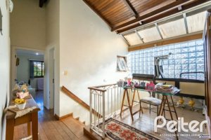 Casa à venda com 280m², 3 dormitórios, 1 suíte, 2 vagas, no bairro Jardim Isabel em Porto Alegre