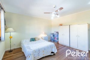 Casa à venda com 280m², 3 dormitórios, 1 suíte, 2 vagas, no bairro Jardim Isabel em Porto Alegre