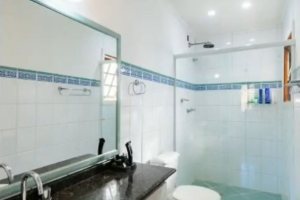 Casa à venda com 280m², 3 dormitórios, 1 suíte, 2 vagas, no bairro Jardim Isabel em Porto Alegre