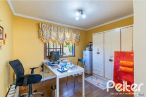 Casa à venda com 280m², 3 dormitórios, 1 suíte, 2 vagas, no bairro Jardim Isabel em Porto Alegre