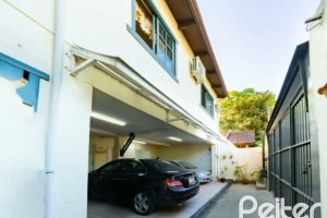 Casa à venda com 280m², 3 dormitórios, 1 suíte, 2 vagas, no bairro Jardim Isabel em Porto Alegre