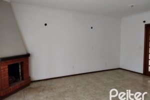 Casa à venda com 321m², 3 dormitórios, 1 suíte, 3 vagas, no bairro Espírito Santo em Porto Alegre