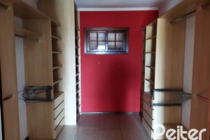 Casa à venda com 321m², 3 dormitórios, 1 suíte, 3 vagas, no bairro Espírito Santo em Porto Alegre