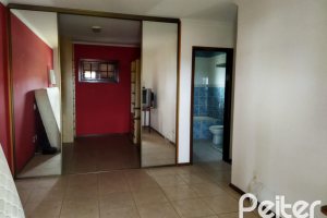 Casa à venda com 321m², 3 dormitórios, 1 suíte, 3 vagas, no bairro Espírito Santo em Porto Alegre