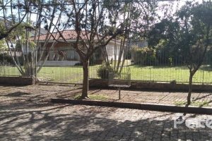 Casa à venda com 200m², 3 dormitórios, 1 suíte, 4 vagas, no bairro Jardim Isabel em Porto Alegre
