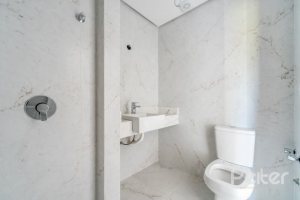 Casa em Condomínio à venda com 306m², 3 dormitórios, 3 suítes, 3 vagas, no bairro Vila Assunção em Porto Alegre