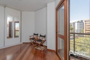 Cobertura à venda com 157m², 2 dormitórios, 1 suíte, 2 vagas, no bairro Tristeza em Porto Alegre