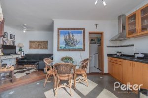 Cobertura à venda com 157m², 2 dormitórios, 1 suíte, 2 vagas, no bairro Tristeza em Porto Alegre