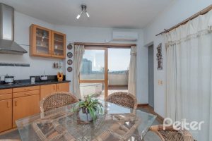 Cobertura à venda com 157m², 2 dormitórios, 1 suíte, 2 vagas, no bairro Tristeza em Porto Alegre