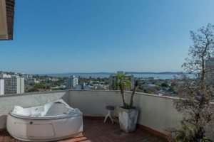 Cobertura à venda com 157m², 2 dormitórios, 1 suíte, 2 vagas, no bairro Tristeza em Porto Alegre