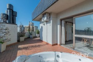 Cobertura à venda com 157m², 2 dormitórios, 1 suíte, 2 vagas, no bairro Tristeza em Porto Alegre