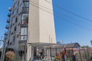 Cobertura à venda com 157m², 2 dormitórios, 1 suíte, 2 vagas, no bairro Tristeza em Porto Alegre