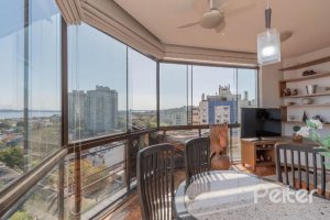 Cobertura à venda com 157m², 2 dormitórios, 1 suíte, 2 vagas, no bairro Tristeza em Porto Alegre