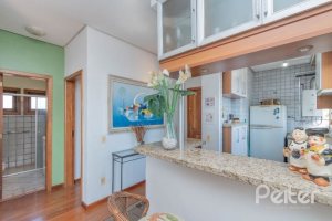 Cobertura à venda com 157m², 2 dormitórios, 1 suíte, 2 vagas, no bairro Tristeza em Porto Alegre