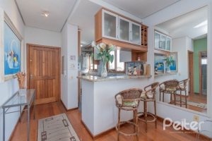 Cobertura à venda com 157m², 2 dormitórios, 1 suíte, 2 vagas, no bairro Tristeza em Porto Alegre