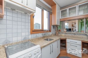 Cobertura à venda com 157m², 2 dormitórios, 1 suíte, 2 vagas, no bairro Tristeza em Porto Alegre