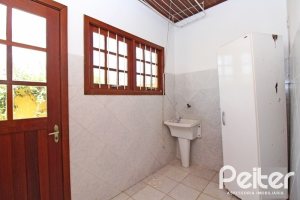 Casa à venda com 216m², 3 dormitórios, 2 suítes, 3 vagas, no bairro Espírito Santo em Porto Alegre