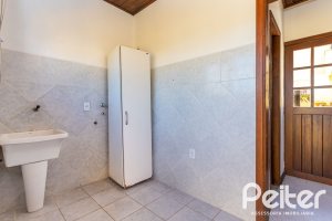 Casa à venda com 216m², 3 dormitórios, 2 suítes, 3 vagas, no bairro Espírito Santo em Porto Alegre