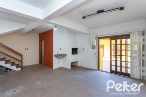 Casa à venda com 216m², 3 dormitórios, 2 suítes, 3 vagas, no bairro Espírito Santo em Porto Alegre