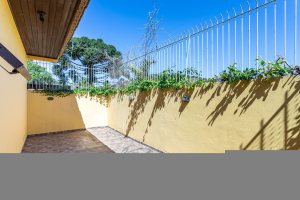 Casa à venda com 216m², 3 dormitórios, 2 suítes, 3 vagas, no bairro Espírito Santo em Porto Alegre