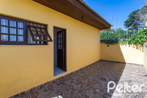 Casa à venda com 216m², 3 dormitórios, 2 suítes, 3 vagas, no bairro Espírito Santo em Porto Alegre