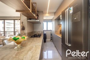 Apartamento à venda com 94m², 3 dormitórios, 1 suíte, 2 vagas, no bairro Tristeza em PORTO ALEGRE