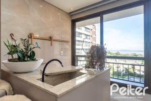 Apartamento à venda com 94m², 3 dormitórios, 1 suíte, 2 vagas, no bairro Tristeza em PORTO ALEGRE