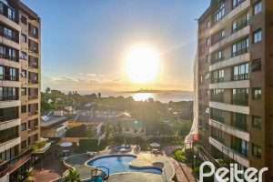 Apartamento à venda com 94m², 3 dormitórios, 1 suíte, 2 vagas, no bairro Tristeza em PORTO ALEGRE